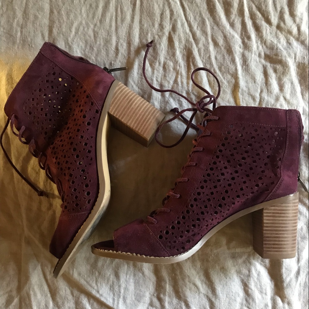 Vince Camuto Open-Toe Lace-up Booties, in Plum Suede, with 3” Stacked Heel, sz 9